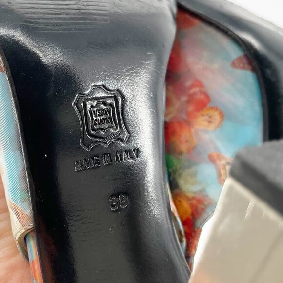 Dolce & Gabbana IT 38 F/W 1999 Butterfly Floral Holographic Slingback Heels - Picture 12 of 15